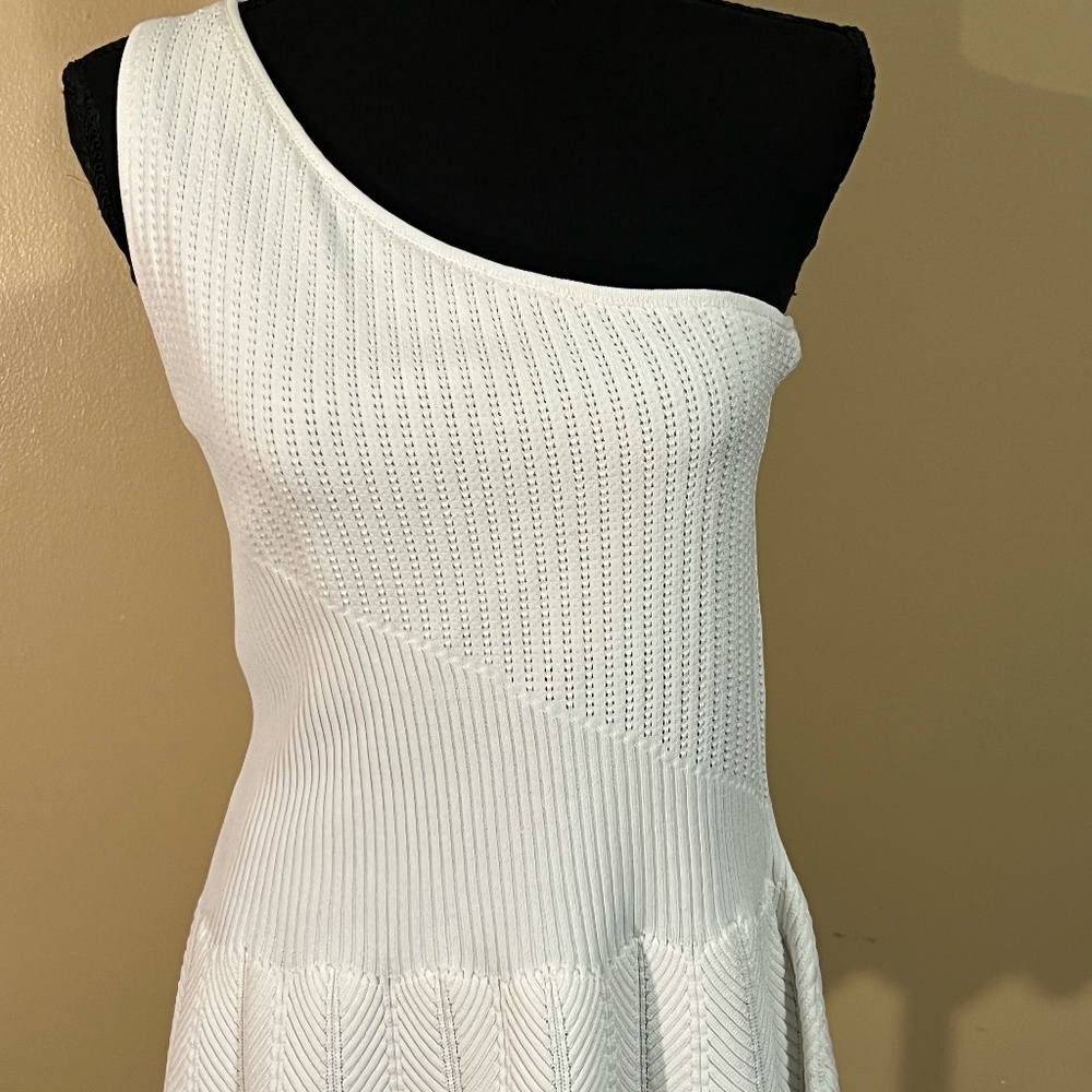 Stunning  one shoulder top
